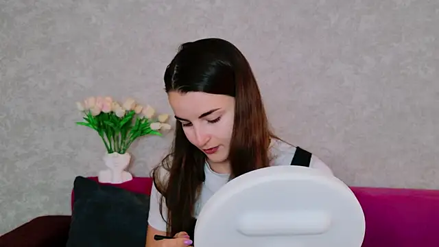 Snapshot of Miss_Arwen chatting on September 10, 2025, 5:28 am Miss Arwen online show from September 10, 2025, 5:28 am