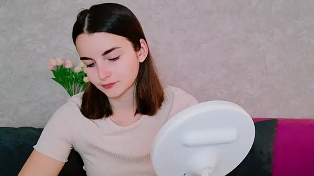 Snapshot of Miss_Arwen chatting on September 17, 2025, 3:19 am Miss Arwen online show from September 17, 2025, 3:19 am