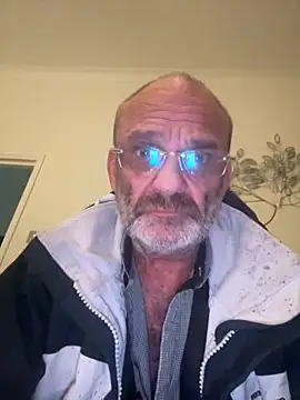 Shyboy817 online show from November 14, 2025, 7:39 pm