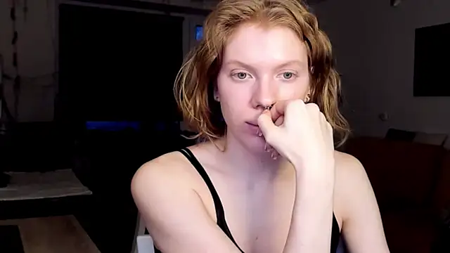 StellaDavis online show from February 21, 2025, 1:22 pm