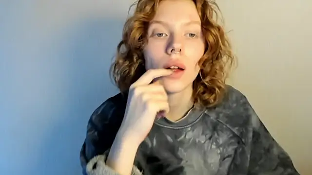 StellaDavis online show from December 19, 2025, 9:00 am