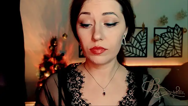 MissBeverlyMills online show from January 2, 2025, 4:13 pm