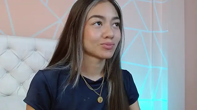 hantonella  online show from October 3, 2025, 9:16 pm