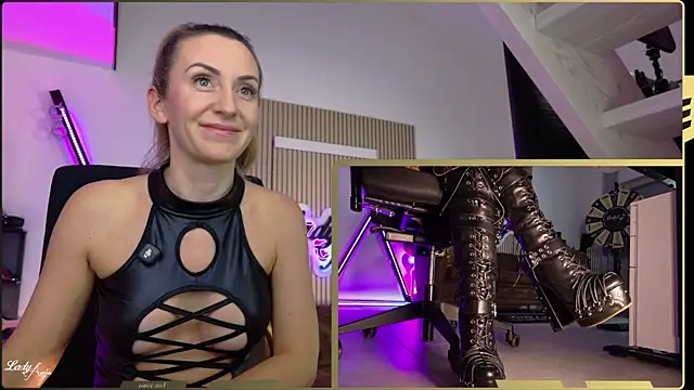 HerrinAnja online show from February 10, 2026, 8:08 pm