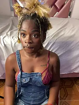 Snapshot of Tamara_Lubezkii chatting on February 23, 2025, 11:36 pm Tamara Lubezkii online show from February 23, 2025, 11:36 pm