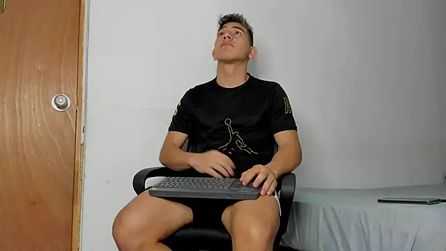 andrew rose  online show from January 9, 2026, 6:59 pm