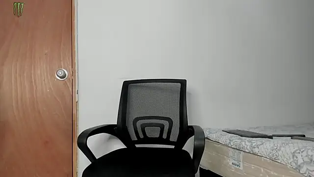 andrew rose  online show from November 12, 2025, 11:08 pm