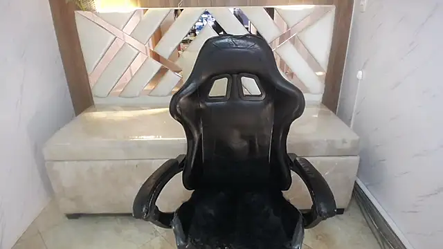 victoria castillo b online show from November 15, 2025, 3:10 am