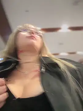 Electra doll  online show from April 1, 2026, 12:57 am