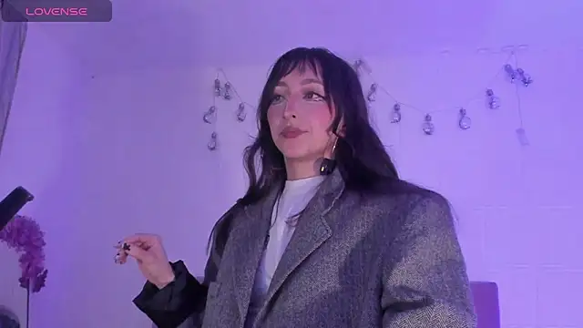 v1cky  online show from April 15, 2026, 12:16 am