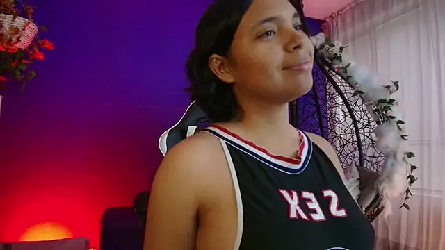 Emmapark  online show from March 30, 2026, 6:42 pm