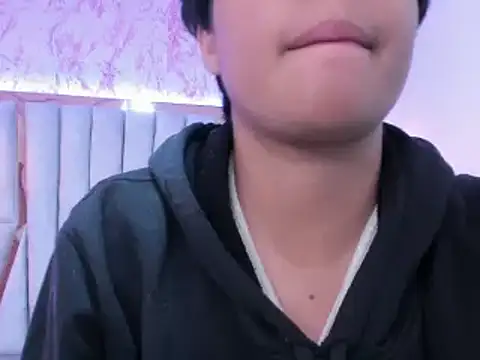 Emmapark  online show from February 20, 2025, 6:46 pm