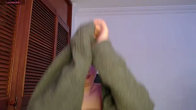 sofiaduque 26 online show from November 17, 2025, 8:35 pm