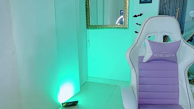 Madison Jackson online show from April 11, 2026, 7:06 pm