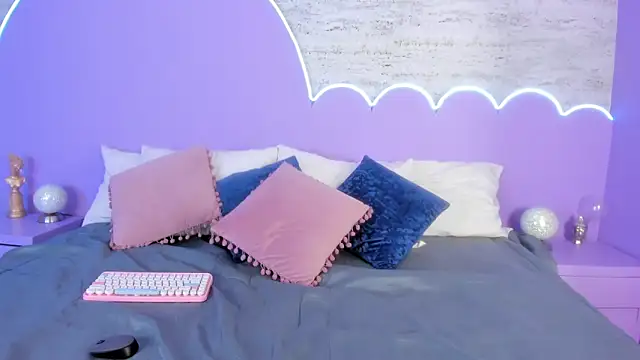 Giaa Ross online show from December 3, 2025, 7:46 pm