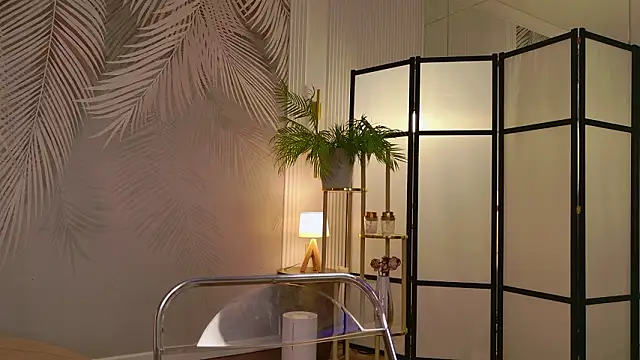 Miley Smile online show from February 21, 2026, 6:48 am