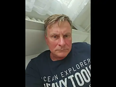 Snapshot of johnnym1 chatting on March 31, 2026, 1:24 pm johnnym1 online show from March 31, 2026, 1:24 pm