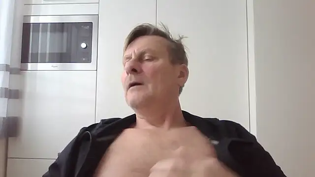 Snapshot of johnnym1 chatting on January 13, 2026, 1:15 pm johnnym1 online show from January 13, 2026, 1:15 pm