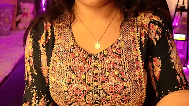 Spice-Summi online show from August 2, 2026, 11:13 pm