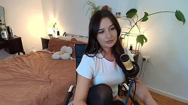 Lenas Room online show from March 8, 2026, 7:22 am