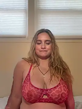 Sophie Raegan online show from May 5, 2026, 6:11 pm