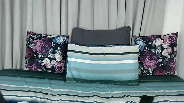 Snapshot of HotSmallTits chatting on February 14, 2026, 6:19 pm HotSmallTits online show from February 14, 2026, 6:19 pm