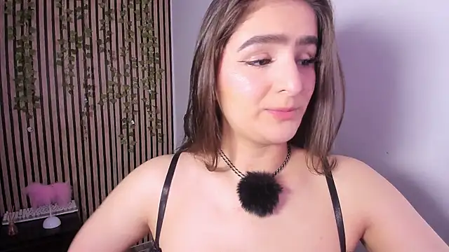 sofia 44 online show from June 10, 2026, 2:51 pm