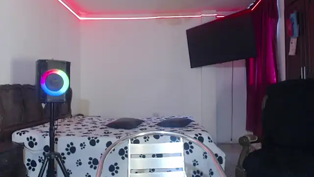 aliceesmith online show from September 17, 2025, 1:13 pm