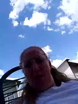 Snapshot of MILEIDE980 chatting on February 16, 2026, 5:33 pm MILEIDE980 online show from February 16, 2026, 5:33 pm