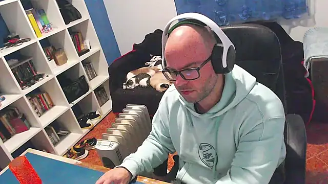 ravingr4d4 online show from December 21, 2025, 10:54 pm