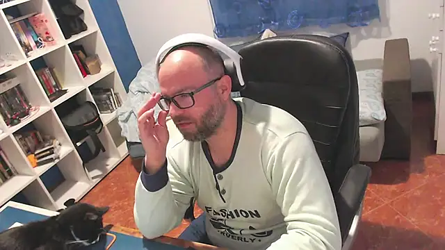 ravingr4d4 online show from March 14, 2026, 1:22 am