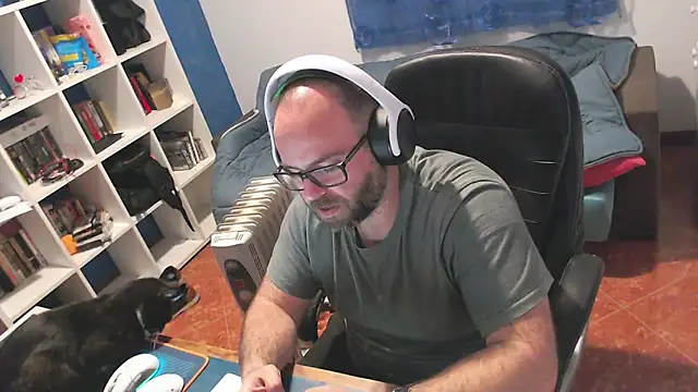 ravingr4d4 online show from March 25, 2026, 9:35 pm