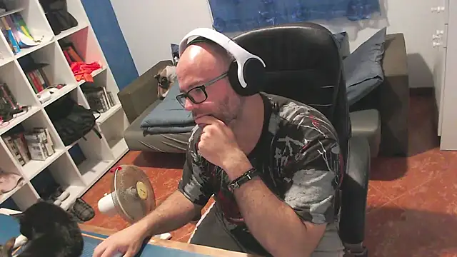 ravingr4d4 online show from May 28, 2026, 10:04 pm