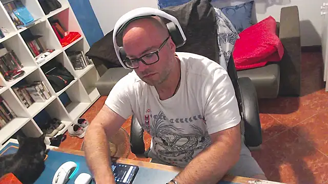 ravingr4d4 online show from June 15, 2026, 10:53 pm
