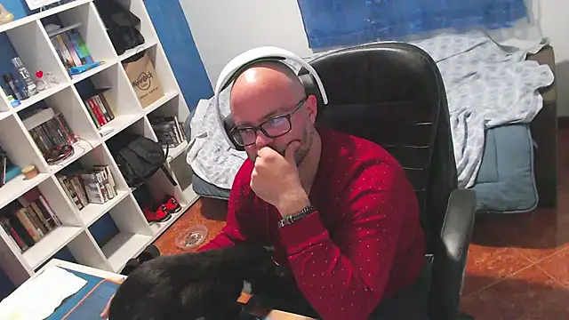 ravingr4d4 online show from April 10, 2026, 11:01 pm