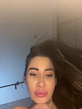 Snapshot of Yunasi chatting on December 19, 2024, 12:01 pm Yunasi online show from December 19, 2024, 12:01 pm