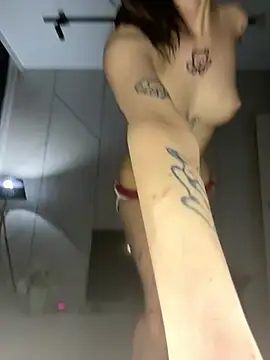 Snapshot of Yunasi chatting on February 13, 2025, 1:37 pm Yunasi online show from February 13, 2025, 1:37 pm