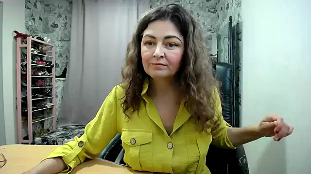 Snapshot of Helen1974 chatting on April 27, 2026, 4:49 pm Helen1974 online show from April 27, 2026, 4:49 pm