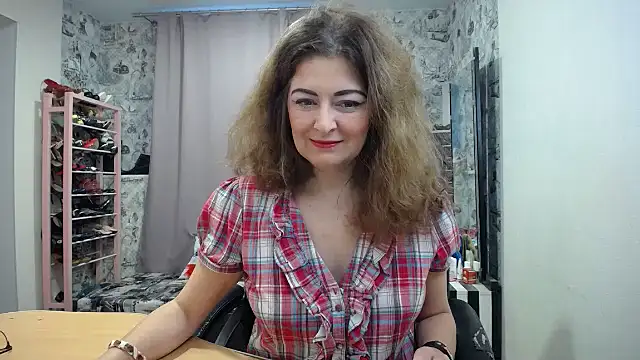 Snapshot of Helen1974 chatting on April 7, 2026, 8:05 am Helen1974 online show from April 7, 2026, 8:05 am