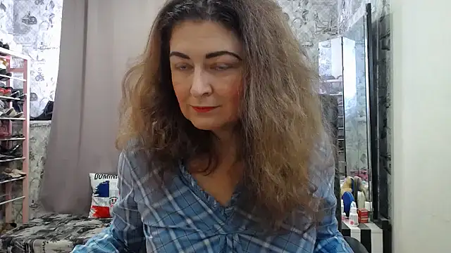 Snapshot of Helen1974 chatting on May 8, 2026, 4:38 am Helen1974 online show from May 8, 2026, 4:38 am