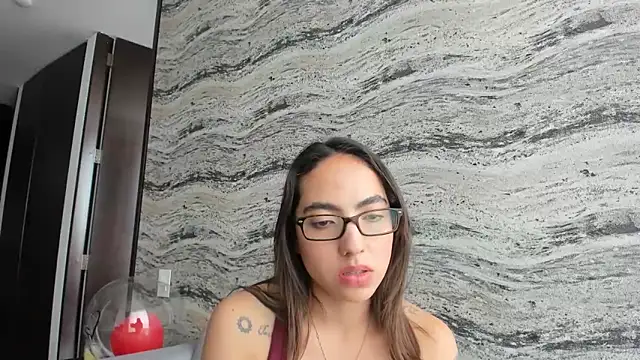 Sophi  a online show from October 14, 2025, 7:03 pm