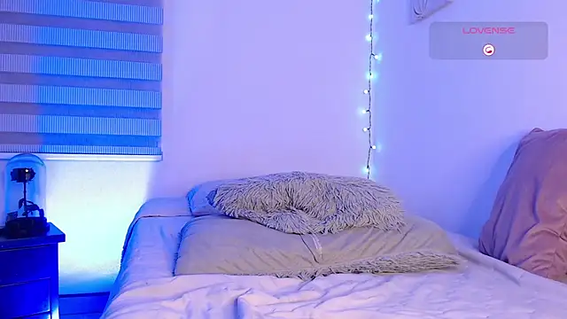 Snapshot of Megan_FE chatting on February 4, 2026, 12:38 am Megan FE online show from February 4, 2026, 12:38 am