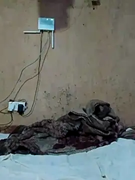 cute naimah online show from March 1, 2026, 4:34 am