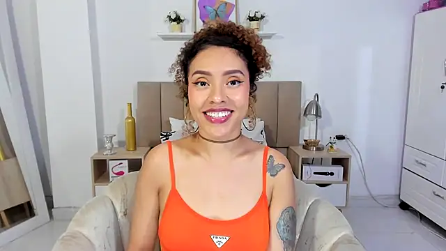 Zoe Gruber online show from June 11, 2026, 12:32 am