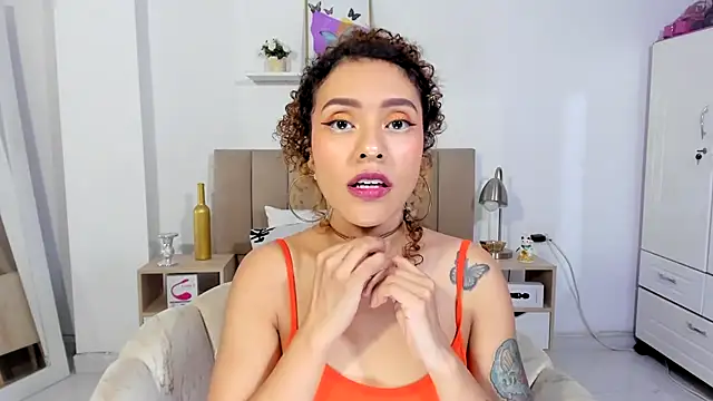 Zoe Gruber online show from June 11, 2026, 12:01 am