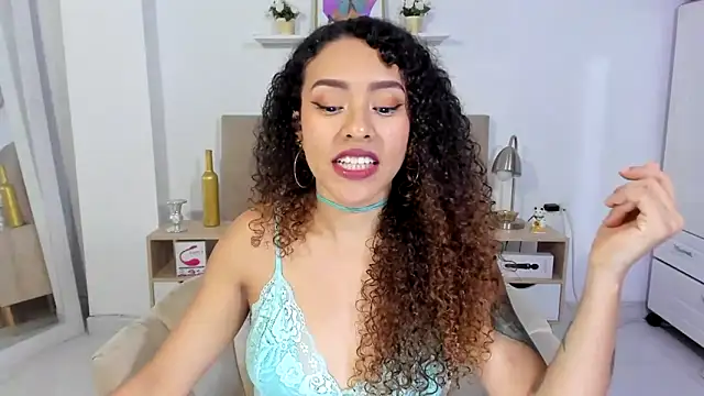 Zoe Gruber online show from June 10, 2026, 12:12 am