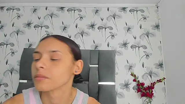 Ehotloveaxxx online show from September 16, 2025, 1:23 pm