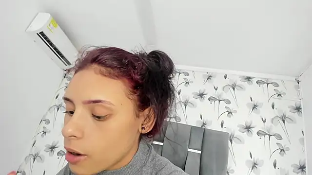 Ehotloveaxxx online show from March 13, 2025, 1:18 pm