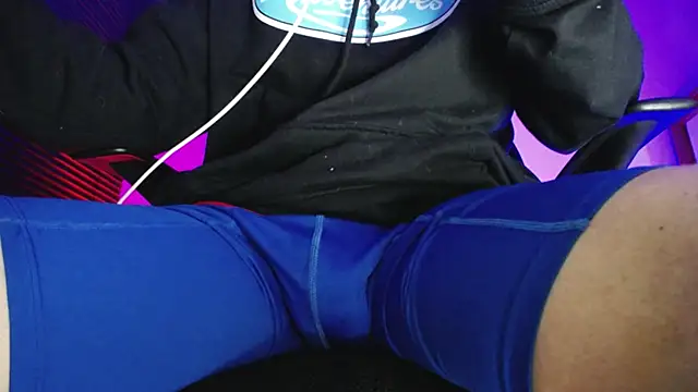 Snapshot of zacwatson_ chatting on March 2, 2026, 12:33 am zacwatson online show from March 2, 2026, 12:33 am