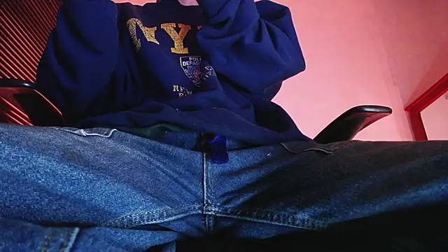 Snapshot of zacwatson_ chatting on February 4, 2026, 7:25 am zacwatson online show from February 4, 2026, 7:25 am